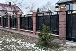 Заборы из наборных блоков